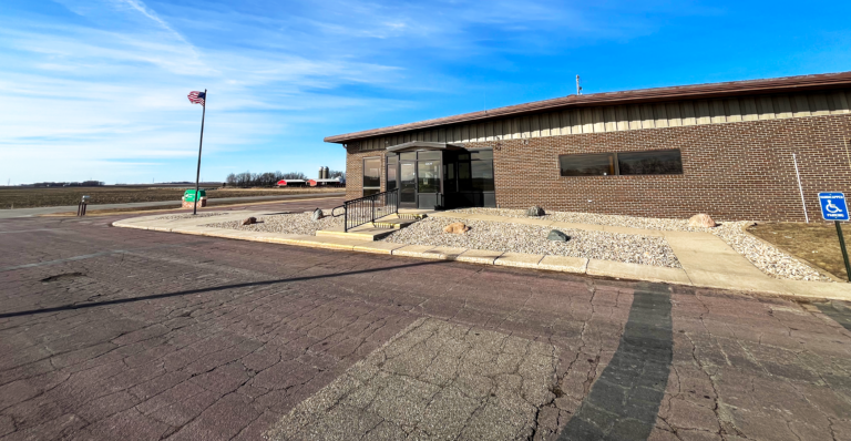 Students Explore Big Ideas at Nobles County Powered Data Park Office