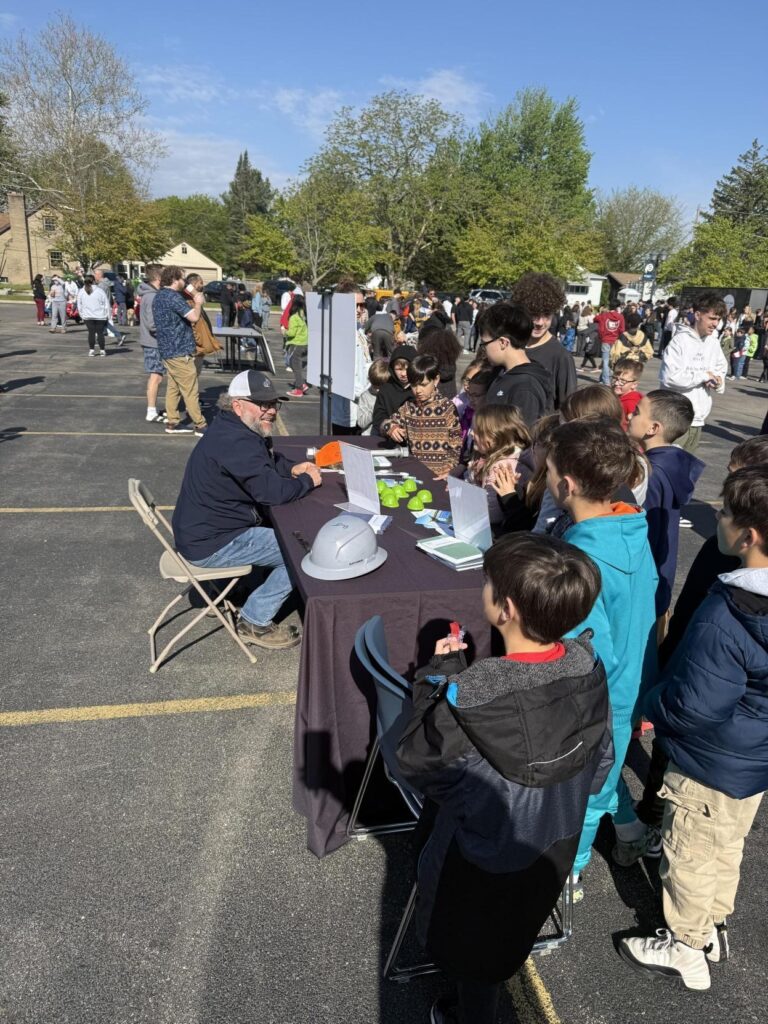 Students, educators, and community members at Farmapalooza