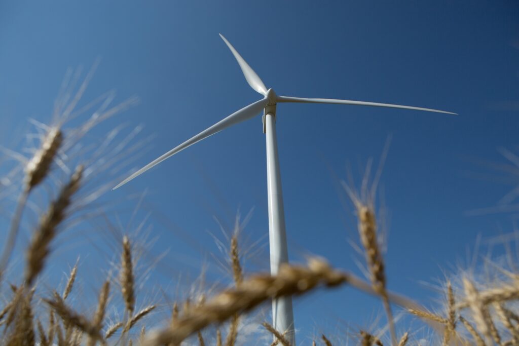 Prosperity Wind Farm’s STEM Donation and Classroom Visit Support Hope-Page Students